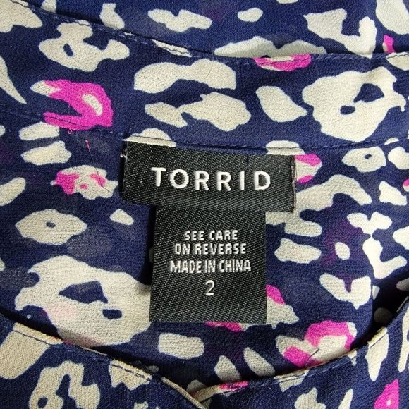 Torrid Top Plus Size 2X Leopard Print Crew Neck Pockets Button Up Sheer Pink - Picture 5 of 9